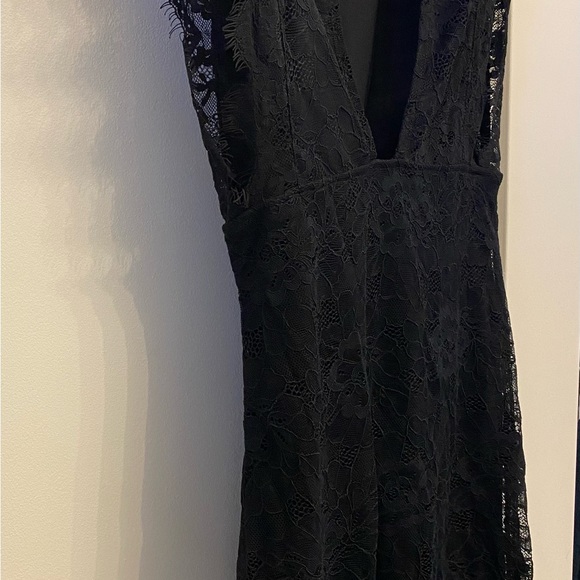 Black lace dress with open back XS - Picture 3 of 3